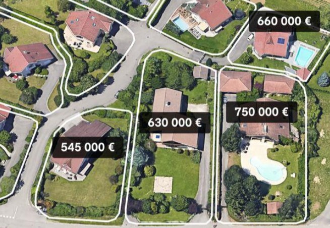 Vue aérienne de maisons avec leurs prix de vente DVF